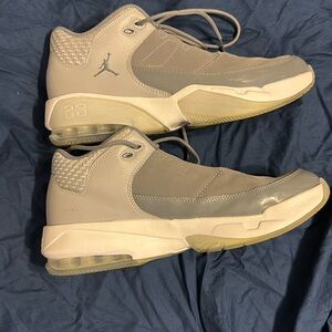 Jordan. Aura basketball Shoes. No insoles